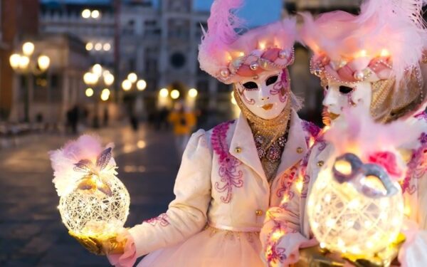 Am Valentinstag zum Kanerval in Venedig
